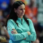 Liberty despiden a Brondello: ¿Qué sigue para el equipo y la entrenadora?