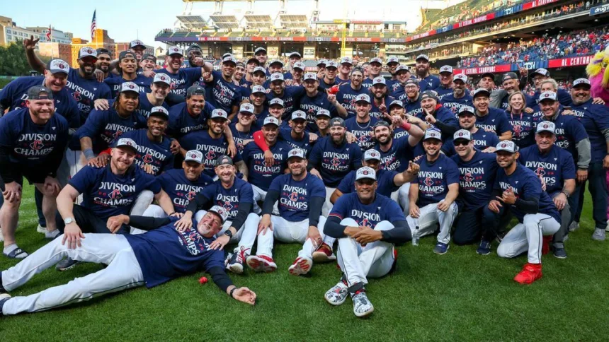 Rocchio da el título a los Guardians: ¡Campeones de la AL Central!