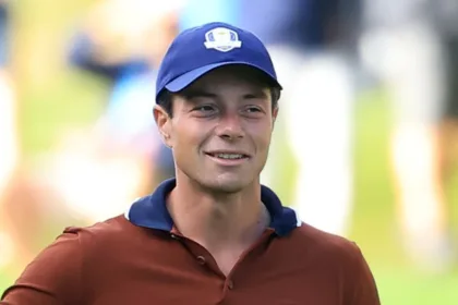 Hovland se Retira de la Ryder Cup por Lesión: Regla del Sobre Entra en Juego