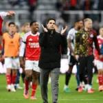 Arsenal remonta épico en Newcastle: Arteta celebra la garra gunner