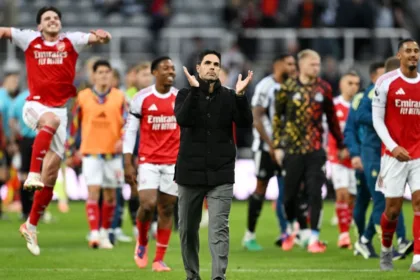 Arsenal remonta épico en Newcastle: Arteta celebra la garra gunner