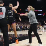 Reeve Multada: Duro Castigo por Críticas a Árbitros en la WNBA
