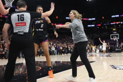 Reeve Multada: Duro Castigo por Críticas a Árbitros en la WNBA