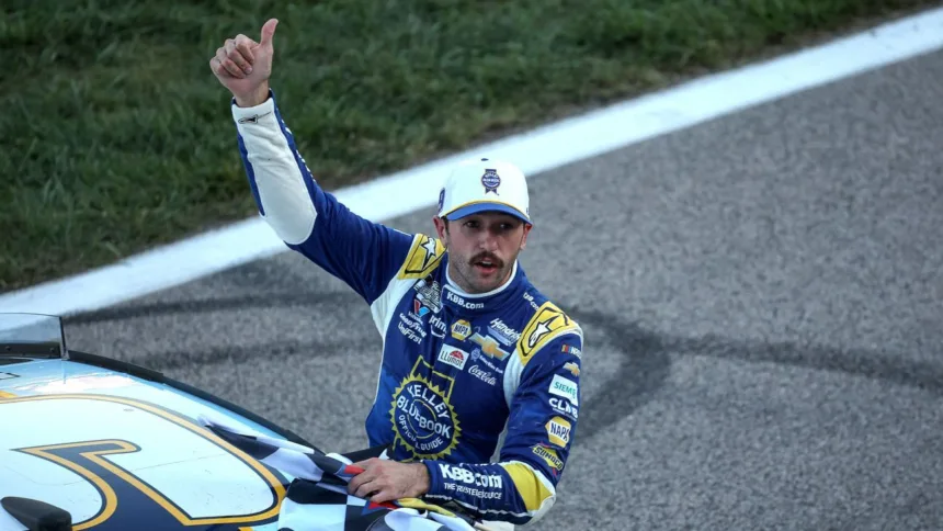 Elliott Remonta en Kansas y Gana en OT: NASCAR Playoff al Rojo Vivo