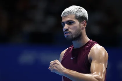 Alcaraz Conquista Tokio: Octavo Título del 2025 y Dominio Mundial