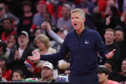 Kerr Espera Final Temporada para Discutir Futuro con Warriors