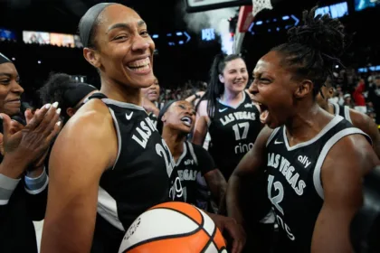Aces a la Final WNBA: Wilson y Young lideran tras dura travesía