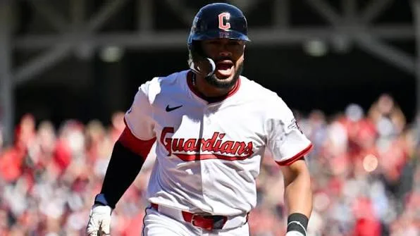 Guardianes rugen con jonrones y fuerzan Juego 3 decisivo ante Tigres
