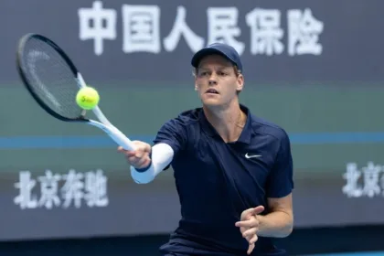Sinner conquista Pekín y emula a Nadal y Djokovic con doblete