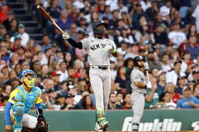Yankees Resucitan: Chisholm Jr. Impulsa Juego 3 Épico vs. Medias Rojas