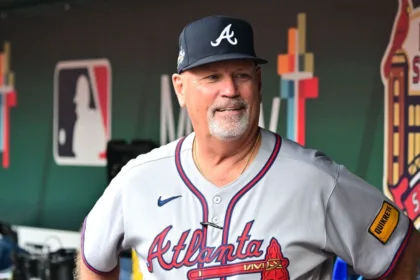 Snitker deja el dugout de los Braves: Adiós a una leyenda del béisbol
