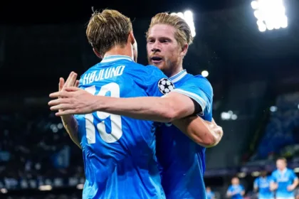 Højlund agradecido a De Bruyne: Doblete con asistencias en la Champions