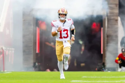 49ers: Estrategia Maestra Tras Extensión de Purdy y Reestructuración