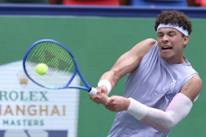 Shelton cae en Shanghái tras lesión: ¿Adiós a las ATP Finals?