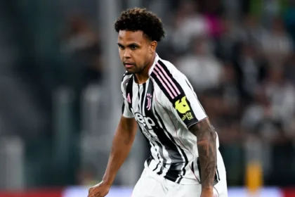 Juventus Veta a Aficionados del Parma por Racismo contra McKennie