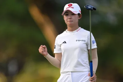 Hwang Empata Récord del LOTTE Championship con 62; Lidera el Torneo
