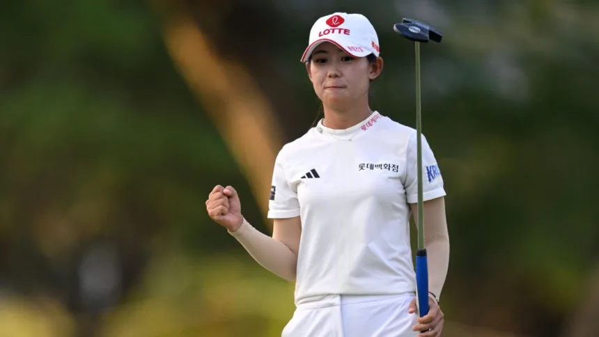 Hwang Empata Récord del LOTTE Championship con 62; Lidera el Torneo