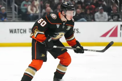 Ducks blindan a LaCombe: Extensión millonaria, la más grande en la historia