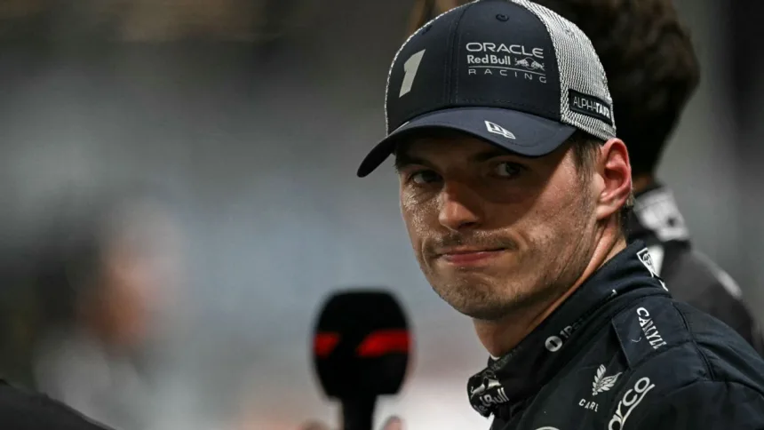 Verstappen frustrado: Norris frustra su pole en Singapur, Russell logra el 1º