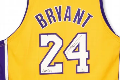 Jersey de Kobe Bryant #24 con Lakers se vende por $889K en subasta