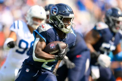 Titans Activan a Tyjae Spears para Enfrentar a los Cardinals: NFL