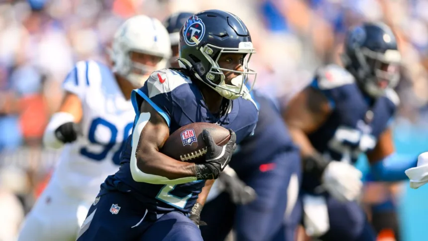Titans Activan a Tyjae Spears para Enfrentar a los Cardinals: NFL