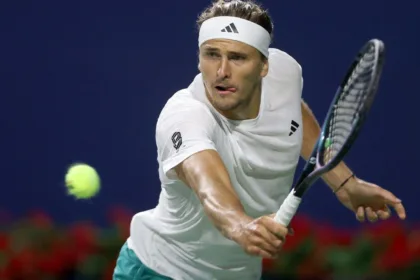 Zverev Acusa: Pistas Lentas Favorecen a Alcaraz y Sinner en el Tenis