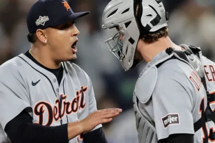 Tigers Sorprenden a Marineros en Extra Innings: McKinstry Clave, Skubal Espera