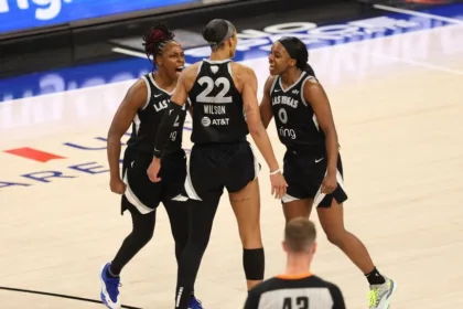 Jackie Young Brilla: Aces Amplían Ventaja 2-0 en Finales WNBA