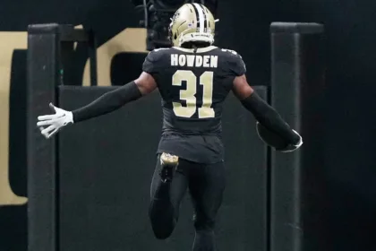 Saints rompen racha perdedora, Rattler y Moore celebran victoria