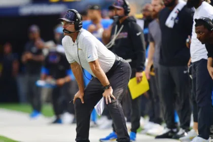 Chargers: Harbaugh señala errores corregibles tras segunda derrota