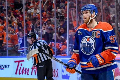 McDavid Extiende con Oilers: Ganadores y Perdedores del Nuevo Contrato