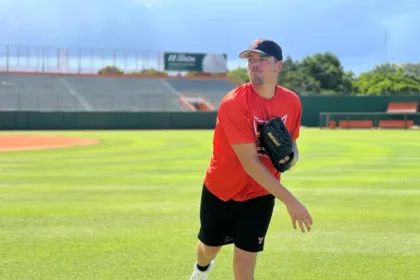 Toros del Este: Aaron Brooks Refuerza Rotación Abridora con Experiencia MLB
