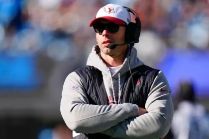 Gannon, DT Cardinals, Multado por Altercado con Demercado: NFL