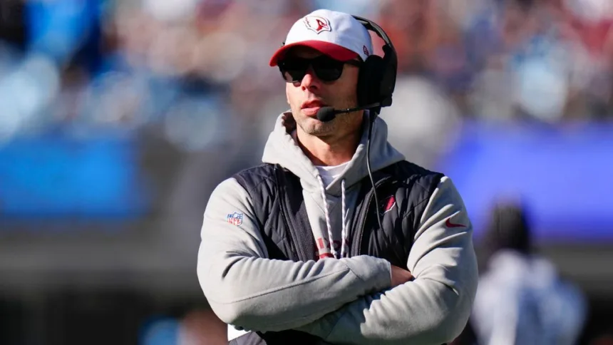 Gannon, DT Cardinals, Multado por Altercado con Demercado: NFL