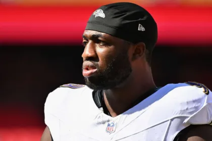 Ravens intercambian a Oweh por Gilman: Refuerzos y cambios defensivos