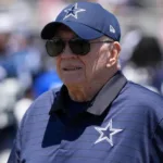 Jerry Jones, dueño de los Cowboys, multado por gesto obsceno: NFL sanciona