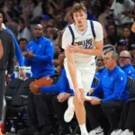 Flagg Brilló en Debut con Mavs: Versatilidad y Puntos en Pretemporada NBA