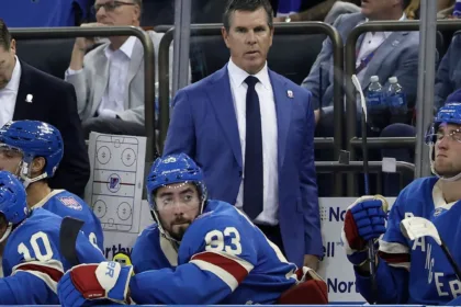 Sullivan debut con Rangers amargado por Penguins: Crosby y Malkin triunfan.