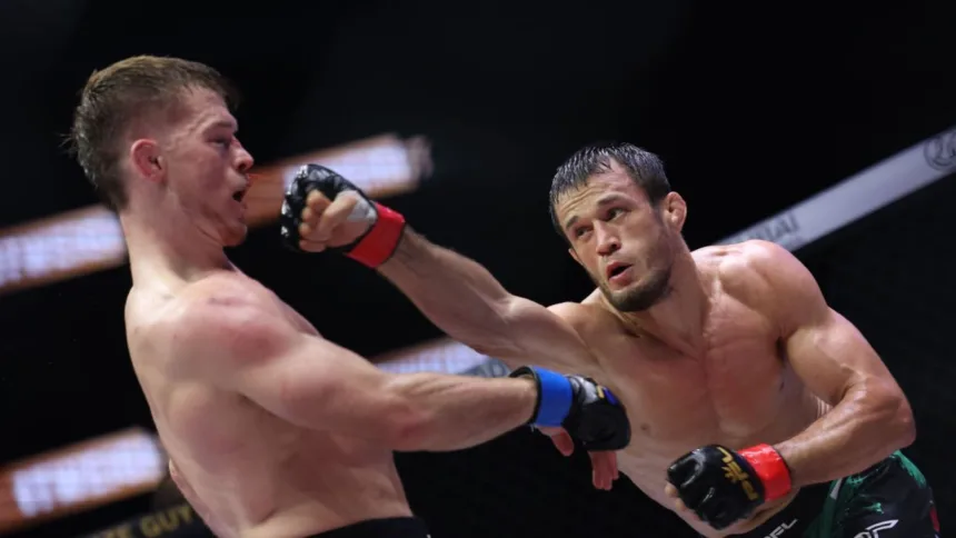 Nurmagomedov Conquista Título PFL: Vence a Hughes en Revancha Decisiva