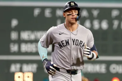 Judge No Descarta Cirugía de Codo Tras Eliminación Yankees: Detalles