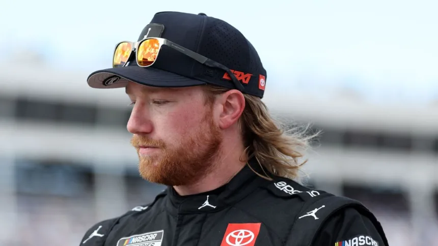 Tyler Reddick: Hijo del piloto de NASCAR con tumor en el pecho