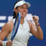 Pegula y Gauff avanzan en Wuhan; Osaka eliminada, Sabalenka imparable