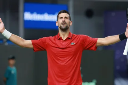 Djokovic a Semifinales en Shanghái: Enfrentará a Vacherot Sorpresa