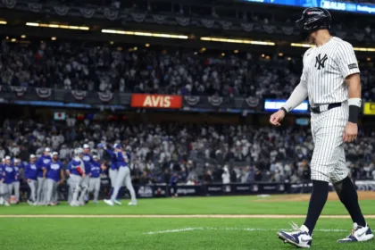 Yankees: Eliminados Sorprendentemente por Blue Jays, Fin del Sueño en Playoffs