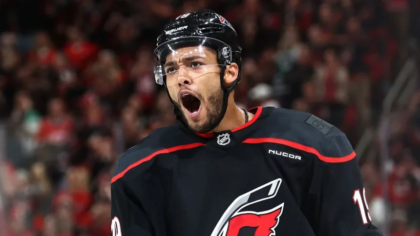 Miller Brilla en Debut con Hurricanes: Doblete y Explosión Ofensiva