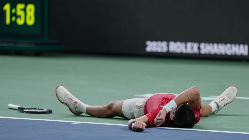 Djokovic Supera Desafío Físico en Shanghai: Avanza a Cuartos del Masters