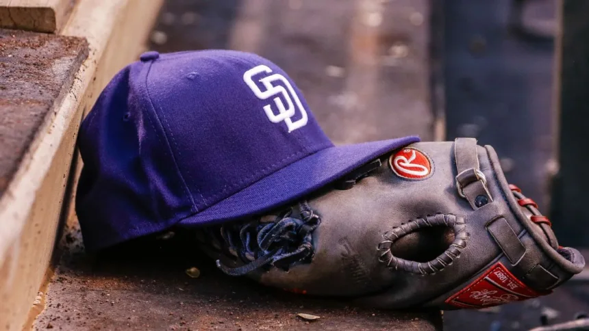 Iglesias Suspendido y Bogaerts Multado: Padres en Problemas Tras Playoff