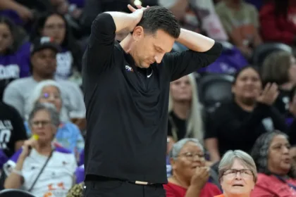 Tibbetts, furioso: Expulsión polémica en derrota del Mercury en Finales WNBA