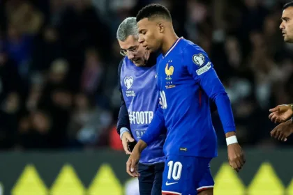 Mbappé regresa a Madrid por lesión en el tobillo, se pierde partido con Francia